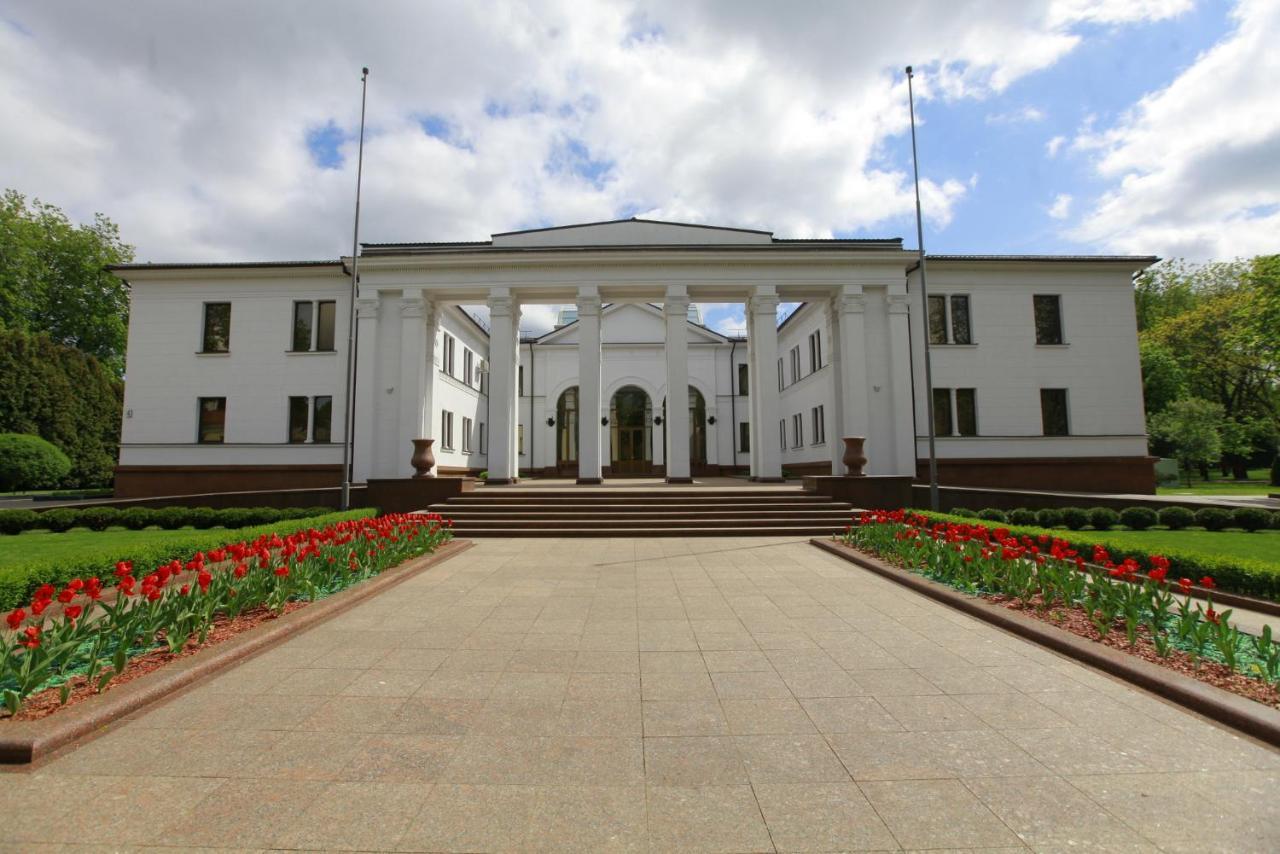 Vip Apartments Dipservice Hall Minsk Esterno foto
