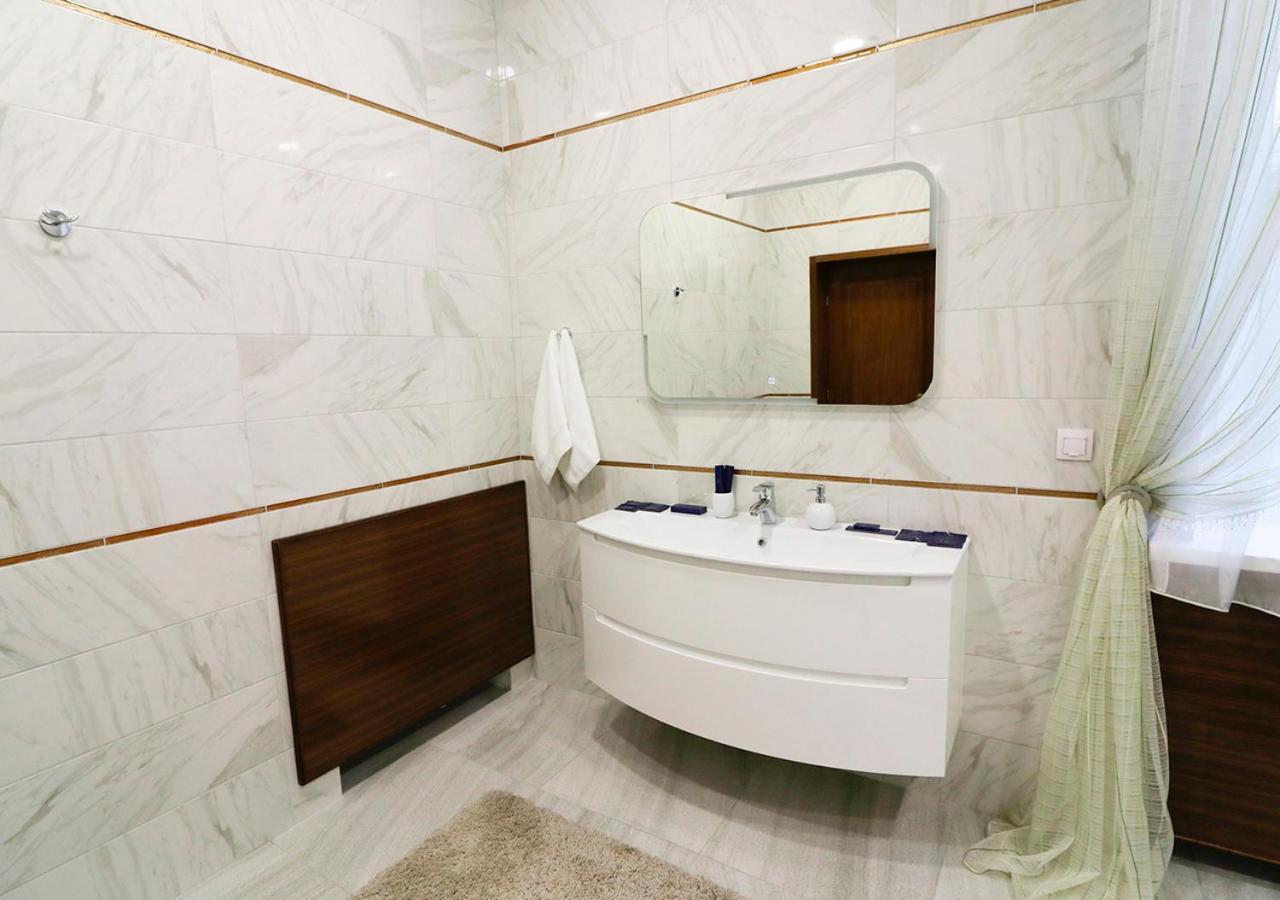 Vip Apartments Dipservice Hall Minsk Esterno foto