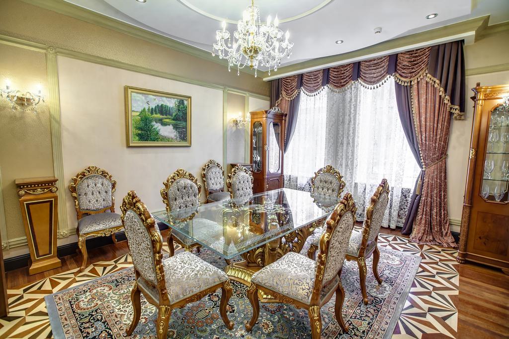 Vip Apartments Dipservice Hall Minsk Esterno foto