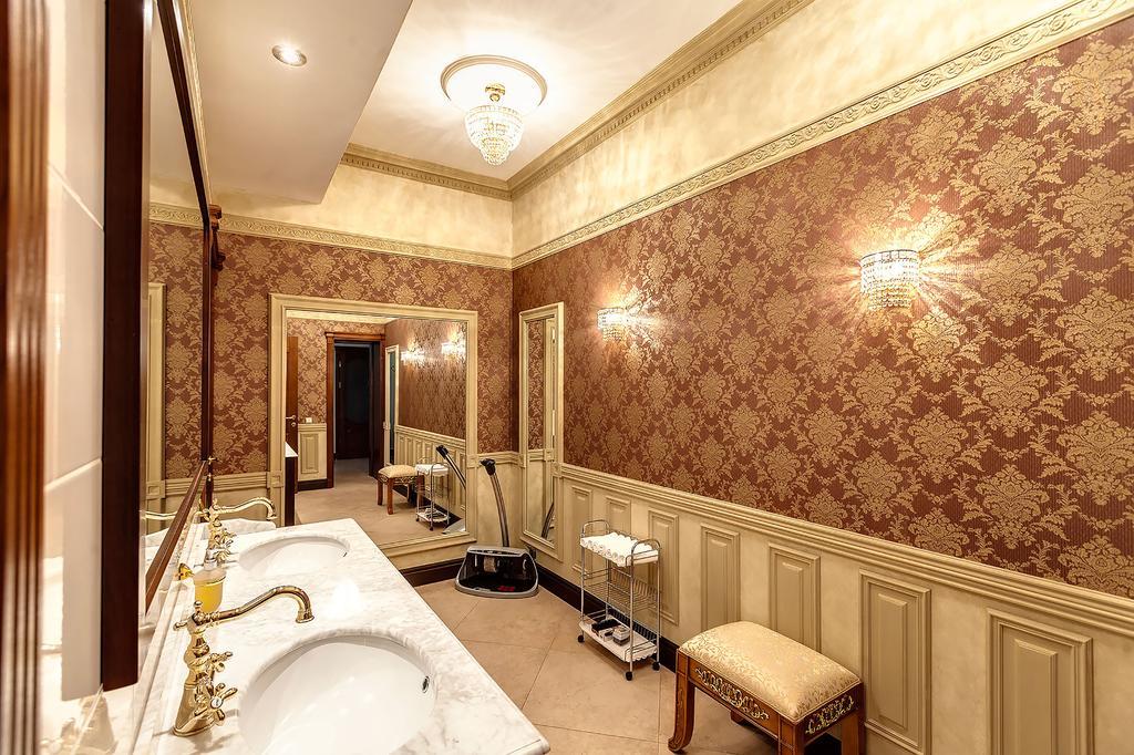 Vip Apartments Dipservice Hall Minsk Esterno foto